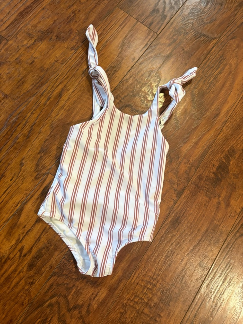 Cash & Co. girls size 3/4 one piece bathing suit